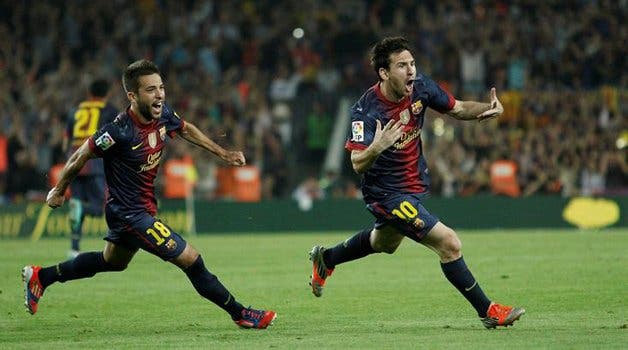 Leo Messi y Jordi Alba celebran el segundo gol del Barça al Madrid | EFE