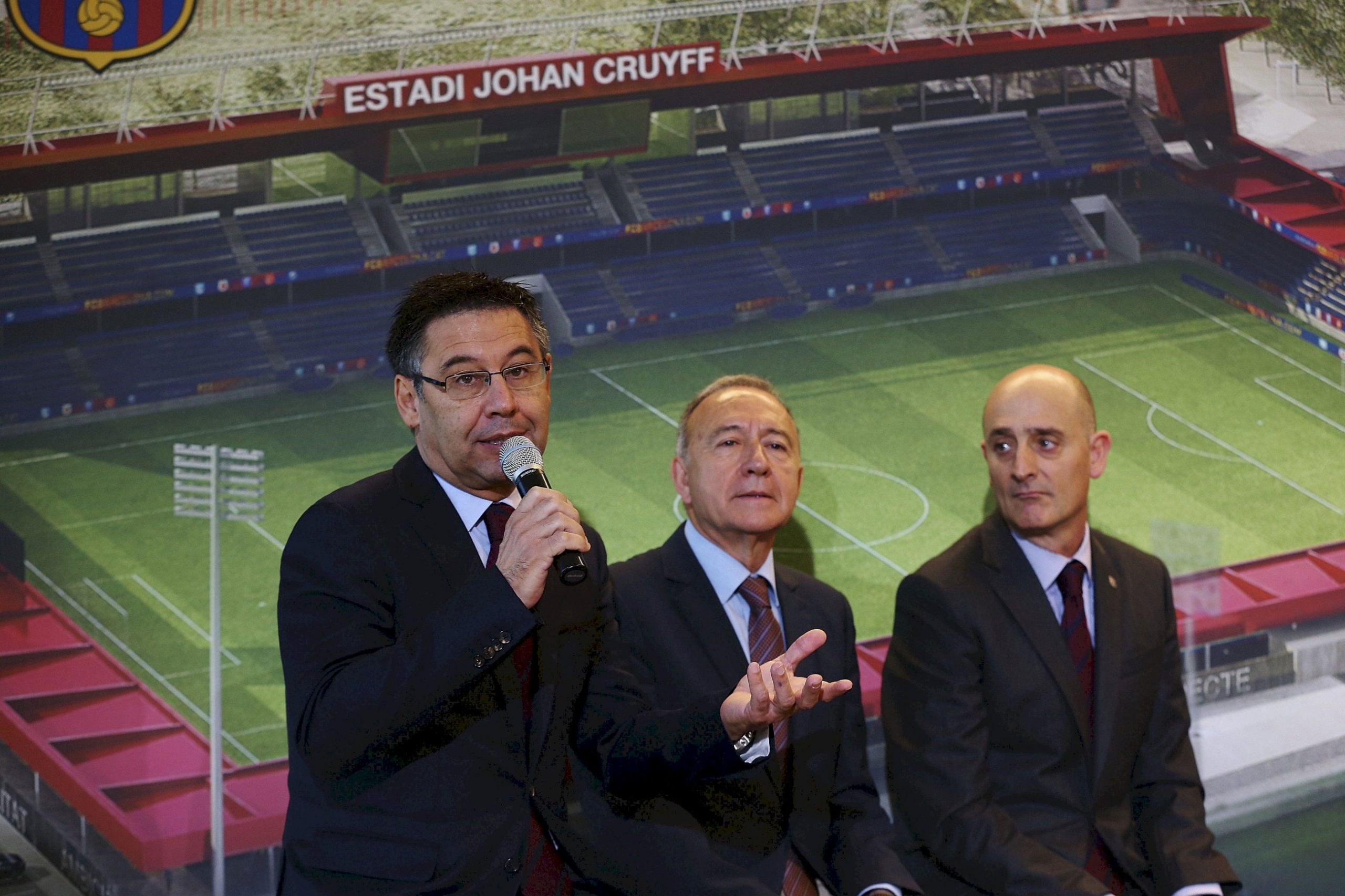 Josep Maria Bartomeu (i), en la presentación del Estadio Johann Cruyff. | EFE