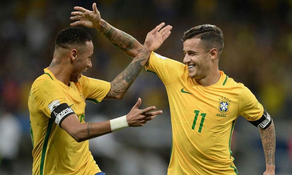 Neymar, junto a Coutinho en la imagen, es uno de los posibles 10 fichajes de Florentino Pérez durante el Mundial 