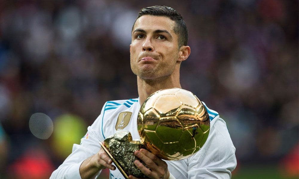 Cristiano Ronaldo calienta el clásico con un recado a Messi sobre el Balón de Oro | EFE