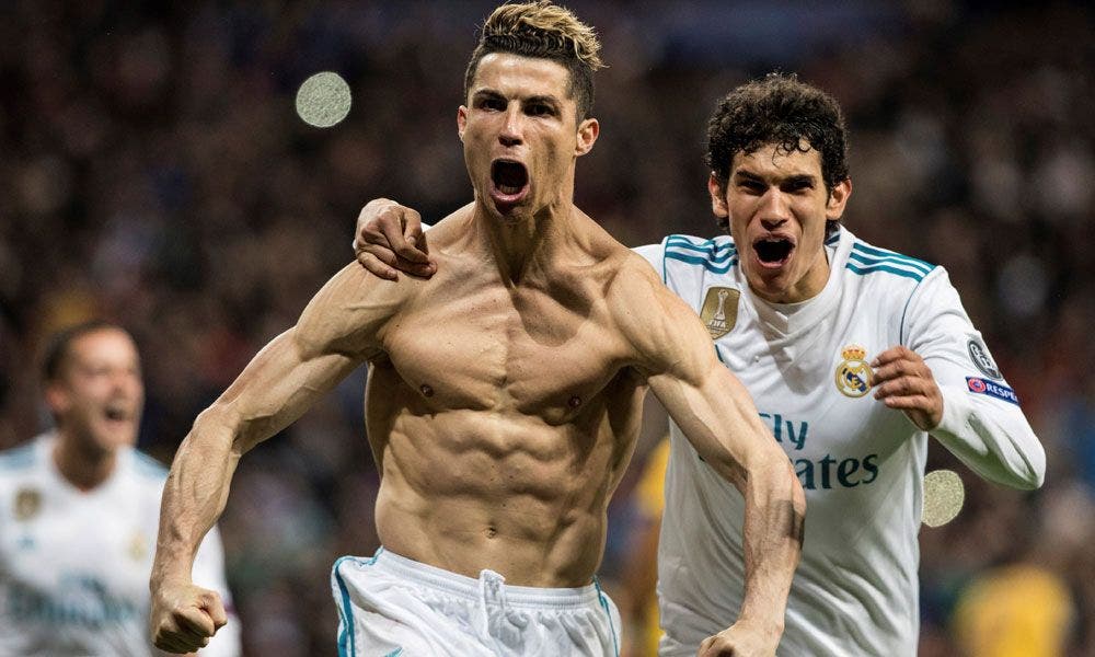 Cristiano Ronaldo exhibe sus músculos junto a Vallejo | EFE