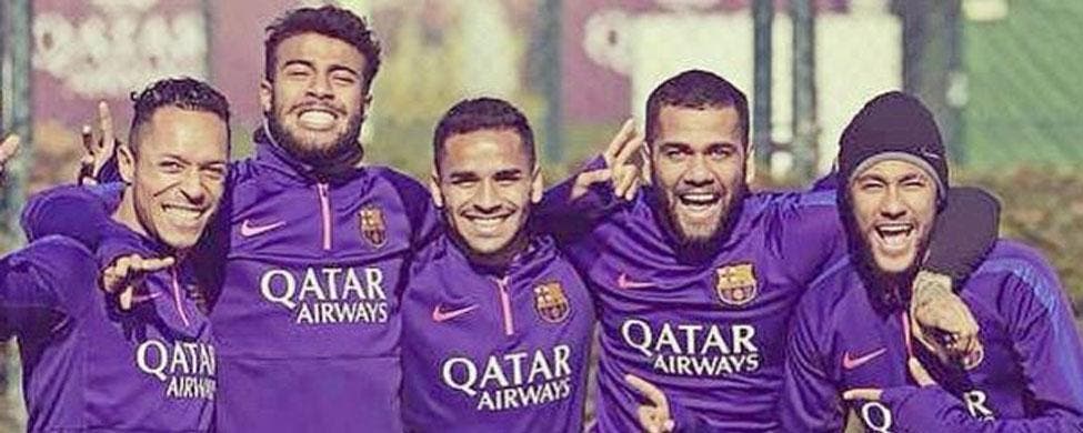 Dani Alves comparte imagen con los otros cuatro brasileños del Barça: Adriano, Rafinha, Douglas y Neymar | Instagram