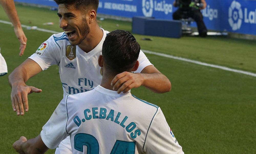 Dani Ceballos celebra sus dos goles al Alavés con Marco Asensio | EFE