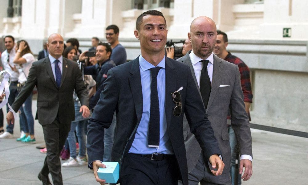 Ronaldo exige fichajes en sus negociaciones con Florentino / EFE