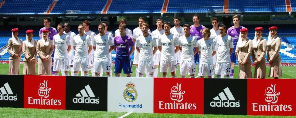 Acuerdo de patrocinio entre el Real Madrid y Fly Emirates, en 2013