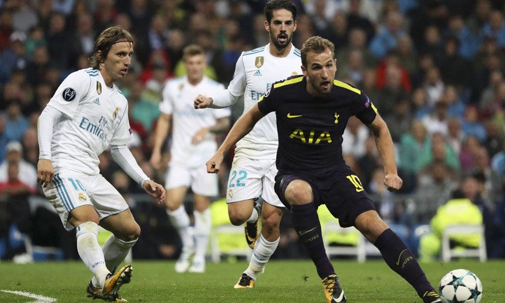 Harry Kane se bate con Modric e Isco para lograr el empate del Tottenham contra el Real Madrid | EFE