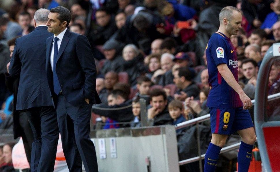 Andrés Iniesta destapa el problema de Ernesto valverde en el Barça de Messi | EFE