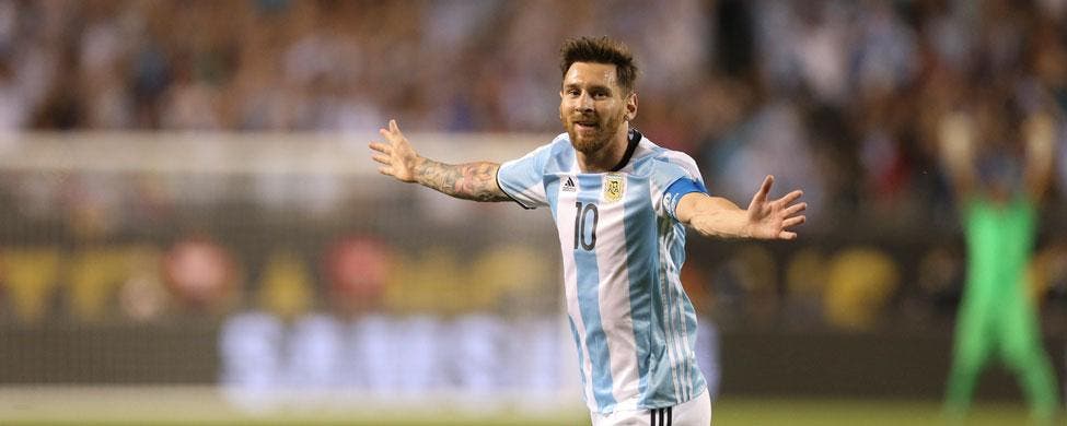 Leo Messi celebra uno de sus tres goles en el Argentina-Panamá (5-0) | EFE