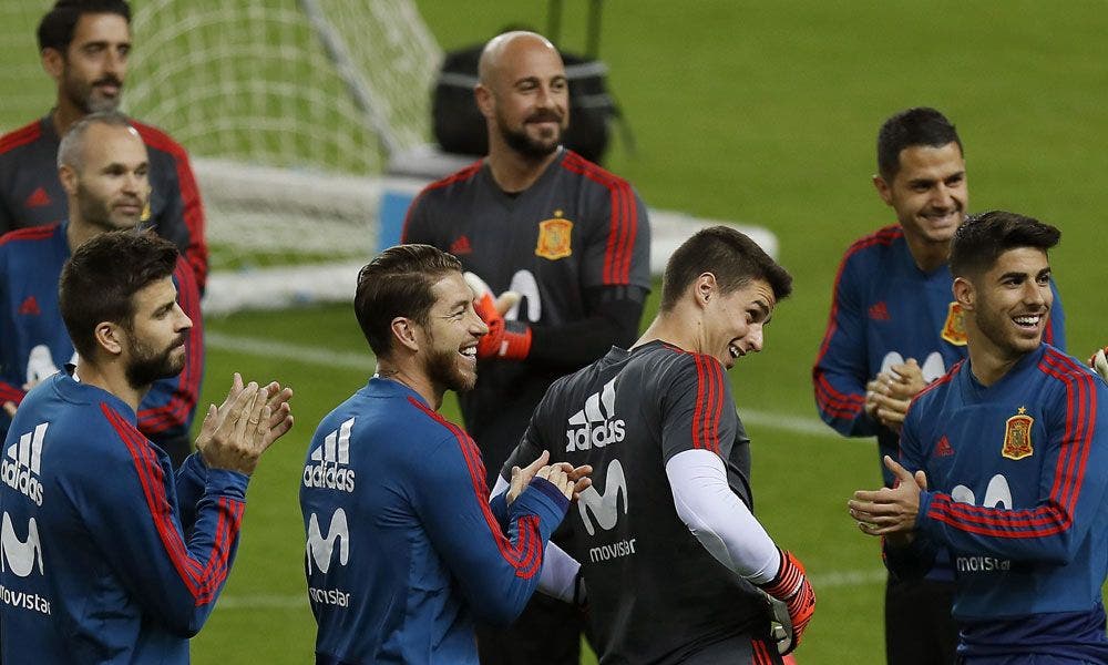 Andrés Iniesta, Sergio Ramos, Gerard Piqué, Pepe Reina, Kepa, Marco Asensio y Vitolo en la selección española | EFE