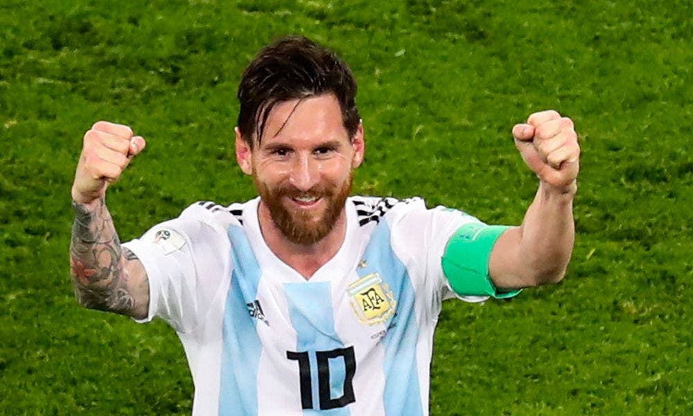Messi celebra el pase de Argentina a octavos del Mundial / EFE