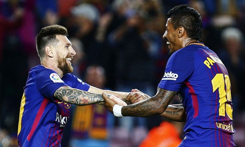 Messi celebra un gol con Paulinho tras su buena conexión | EFE