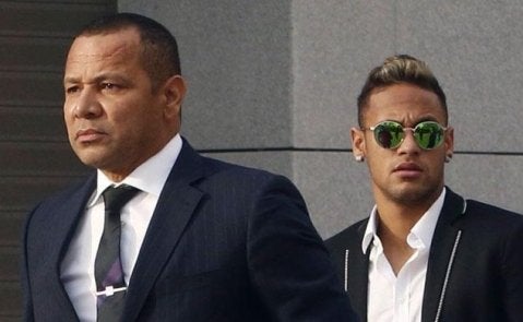 Neymar y su padre, en la Audiencia Nacional | EFE
