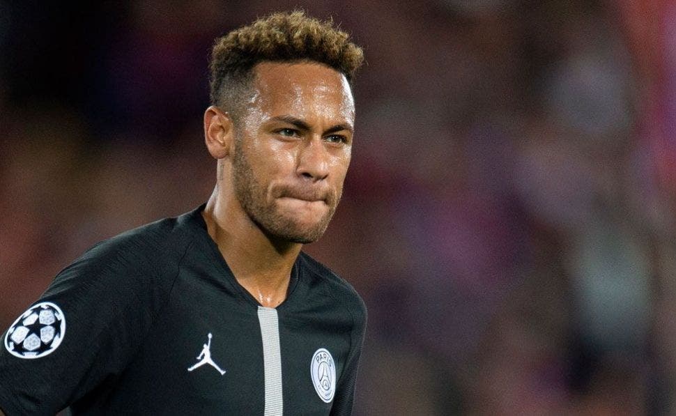 “Olvídate de Neymar” o “Y le das el ‘9’”: Adidas lo quiere en el Madrid | EFE