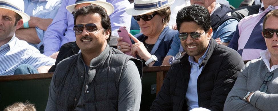 El emir de Catar, máxima autoridad del país árabe, junto al presidente del PSG, Nasser Al-Khelaifi | Roland Garros