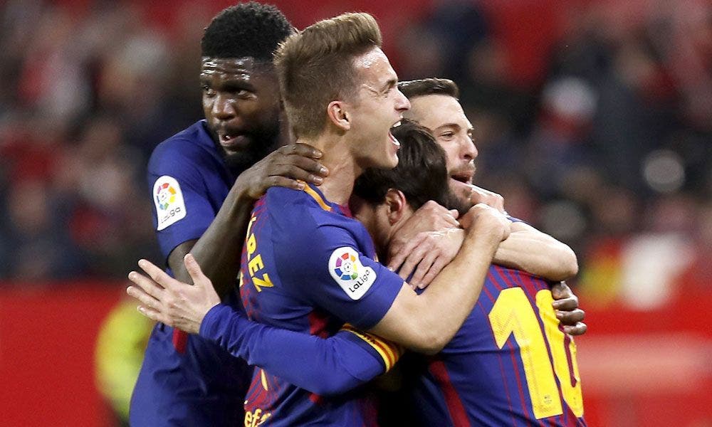 Samuel Umtiti, Denis Suárez y Jordi Alba celebran con Messi un gol del Barça en Sevilla | EFE