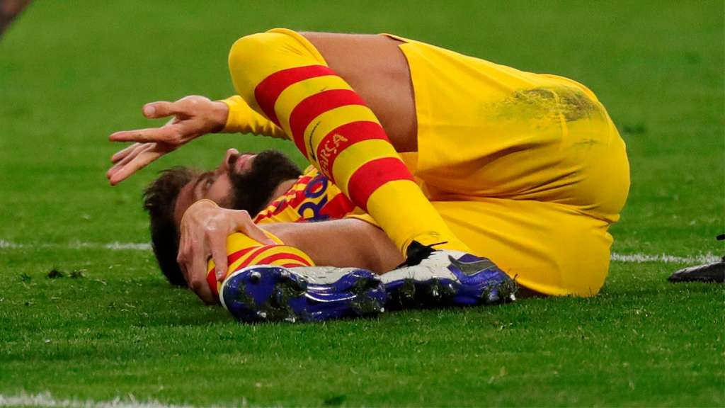 Gerard Piqué se lesiona en el Atlético de Madrid-Barça