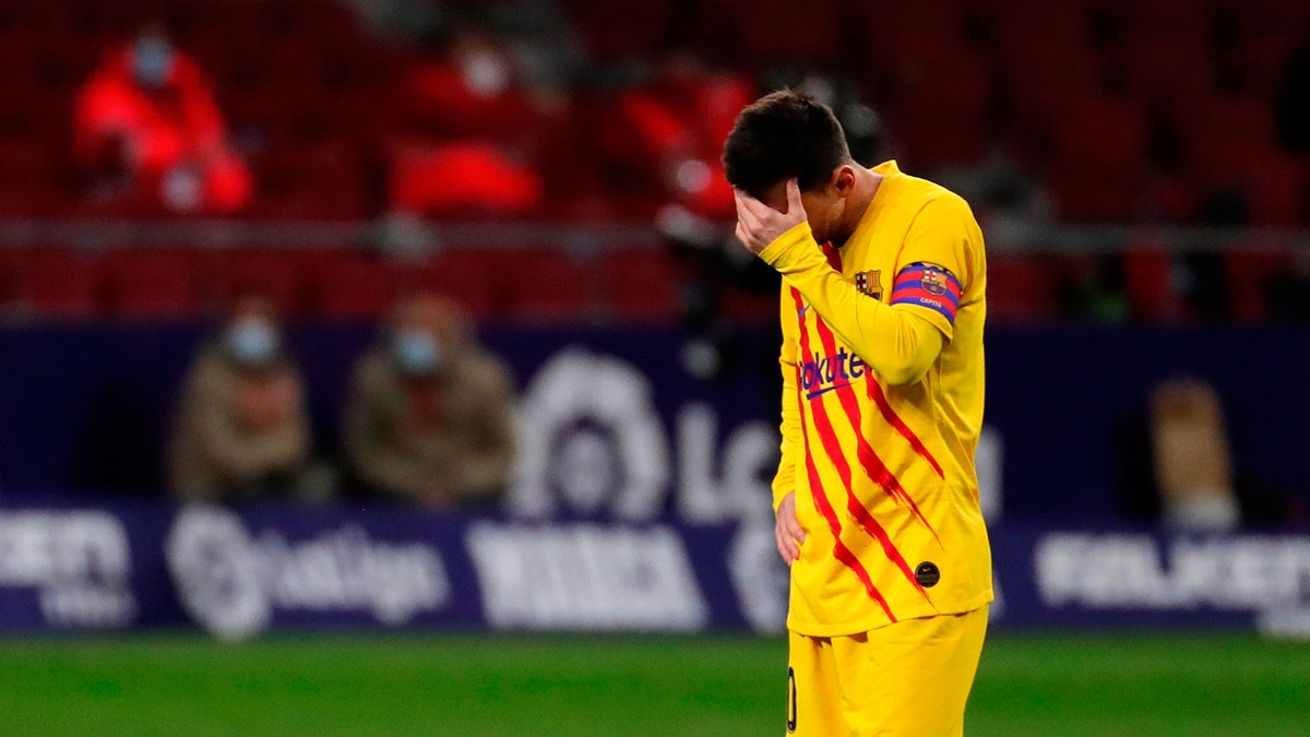 Messi está matando al Barça desde dentro: bochorno en el césped, jugada  sucia fuera y guerra civil en el vestuario