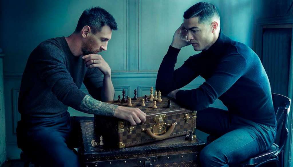 Messi y Cristiano, jugando al ajedrez