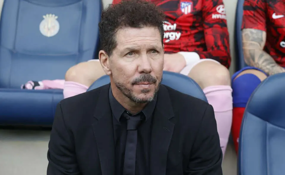 Simeone en el banquillo del Atlético de Madrid