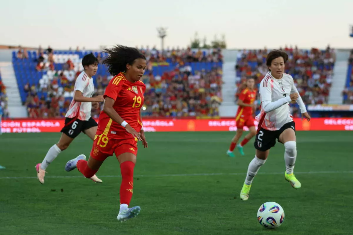Vicky López durante el partido amistoso de España contra Japón. Foto: Cristina Tubilla. 