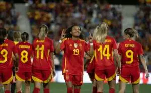 Vicky López celebra un gol de España. Foto: Cristina Tubilla.