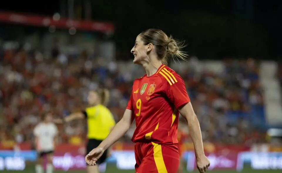 Esther González durante un partido de España. Foto: Cristina Tubilla.