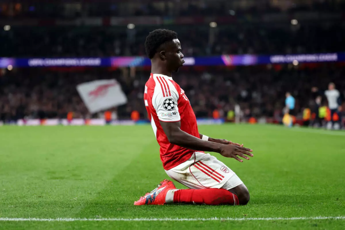 LONDON, ENGLAND - OCTOBER 01: Bukayo Saka of Arsenal celebrates scoring his team's second goal during the UEFA Champions League 2025/26 League Phase MD2 match between Arsenal FC and Olympiacos FC at Arsenal Stadium on October 01, 2025 in London, England. (Photo by Julian Finney - UEFA/UEFA via Getty Images)