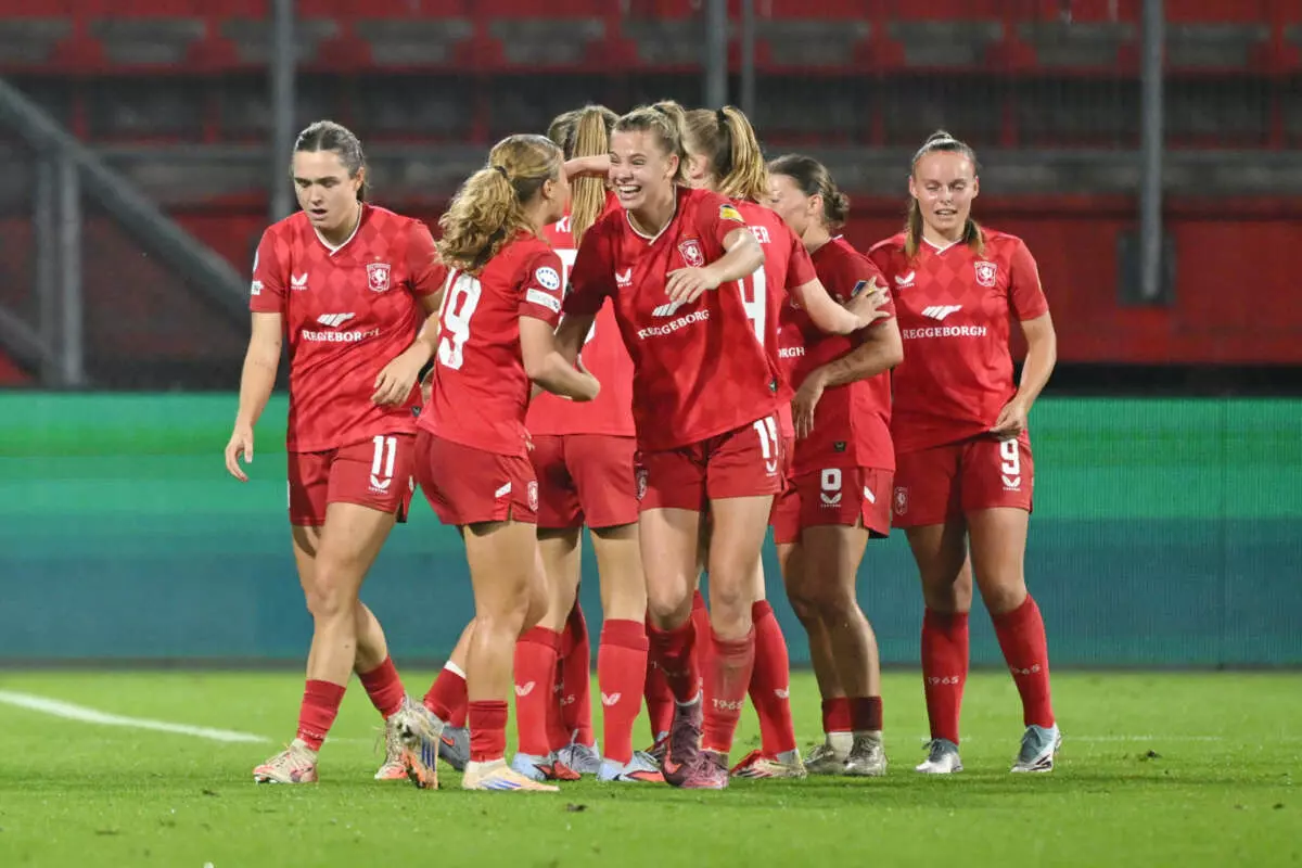 HENGELO, NETHERLANDS - OCTOBER 08: The FC Twente team celebrate their sides first goal during the UEFA Women's Champions League 2025/26 league phase match between FC Twente and Chelsea FC Women at De Grolsch Veste on October 08, 2025 in Hengelo, Netherlands. (Photo by Teresa Kröger - UEFA/UEFA via Getty Images)