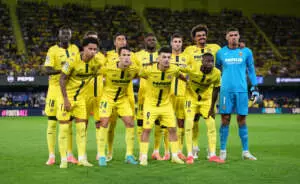 VILLARREAL, SPAIN - OCTOBER 21: Players of Villarreal CF pose for a team photograph prior to the UEFA Champions League 2025/26 League Phase MD3 match between Villarreal CF and Manchester City at Estadio de la Ceramica on October 21, 2025 in Villarreal, Spain. (Photo by Aitor Alcalde - UEFA/UEFA via Getty Images)