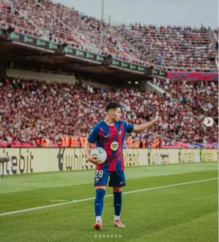 Roony Bardghji durante un partido con el Barça. Foto: @roony.