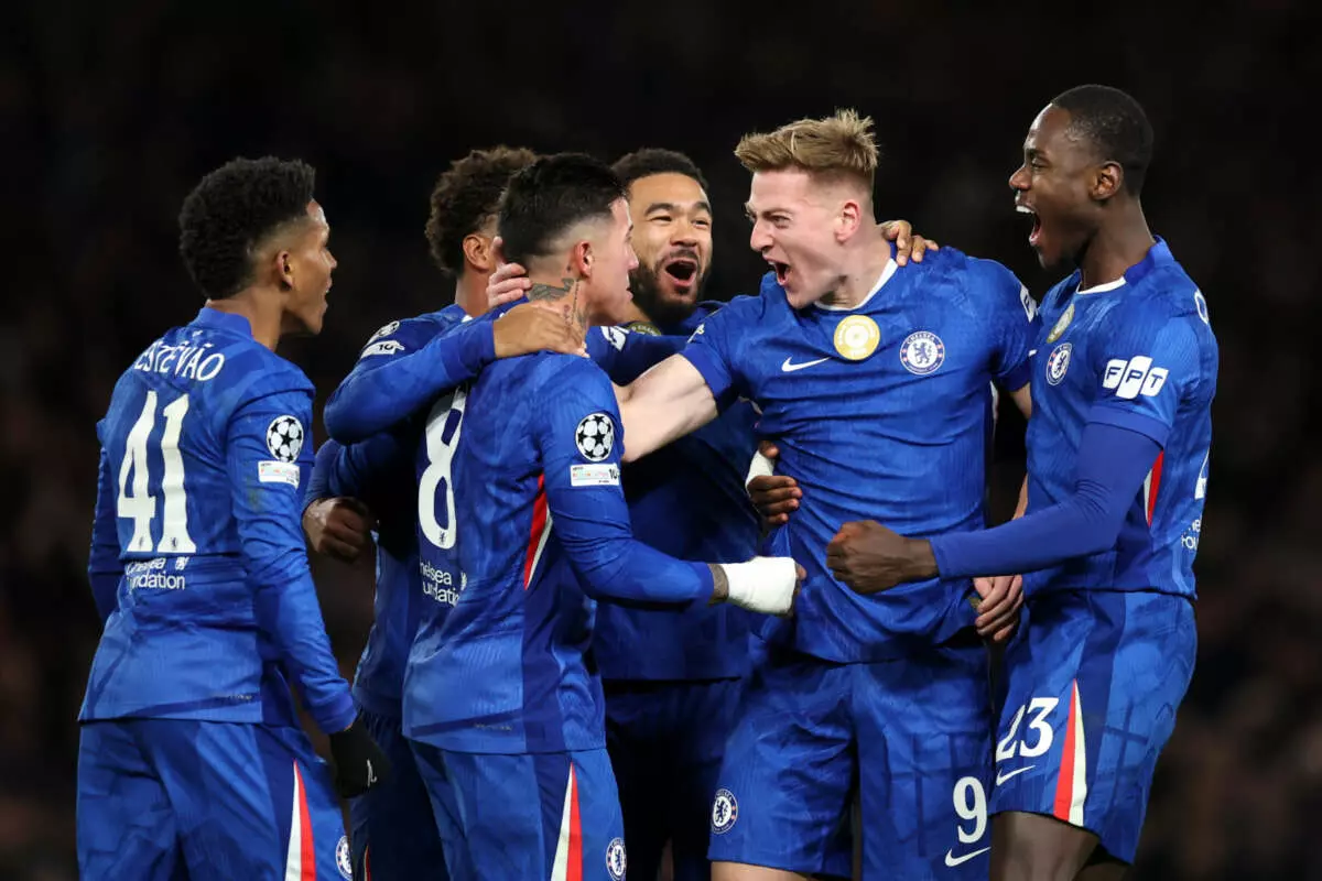 LONDON, ENGLAND - NOVEMBER 25: Liam Delap of Chelsea celebrates scoring his team's third goal with teammates during the UEFA Champions League 2025/26 League Phase MD5 match between Chelsea FC and FC Barcelona at Stamford Bridge on November 25, 2025 in London, England. (Photo by Jan Kruger - UEFA/UEFA via Getty Images)