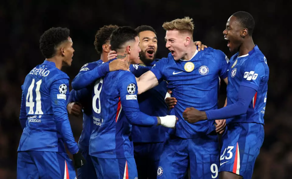 LONDON, ENGLAND - NOVEMBER 25: Liam Delap of Chelsea celebrates scoring his team's third goal with teammates during the UEFA Champions League 2025/26 League Phase MD5 match between Chelsea FC and FC Barcelona at Stamford Bridge on November 25, 2025 in London, England. (Photo by Jan Kruger - UEFA/UEFA via Getty Images)