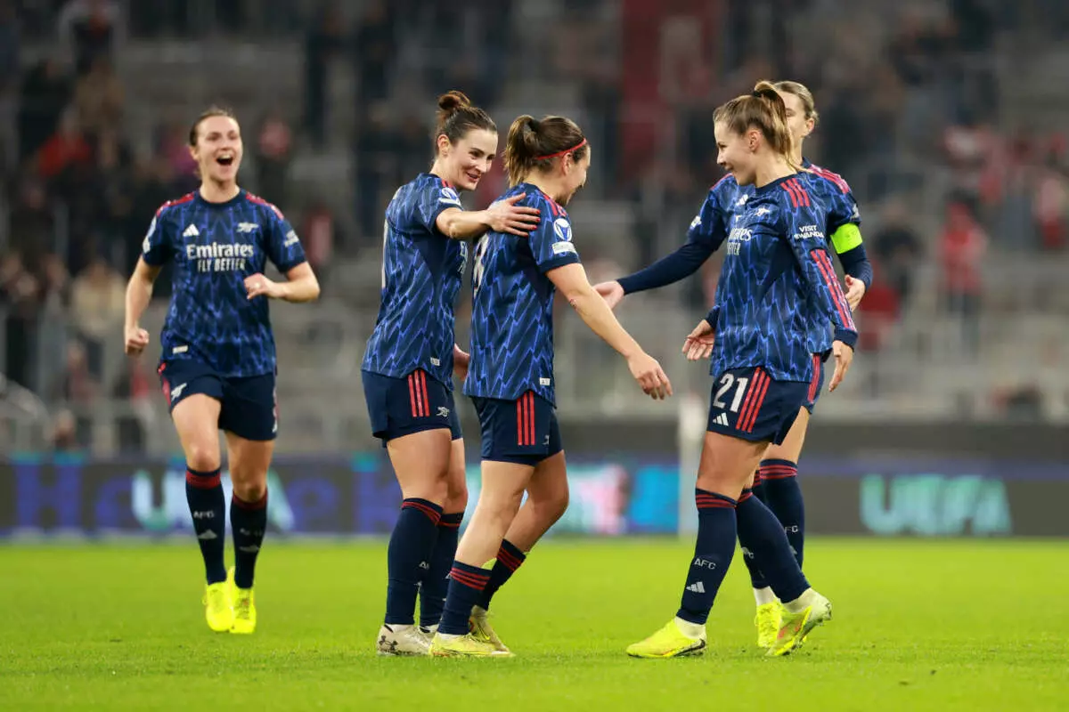 MUNICH, GERMANY - NOVEMBER 12: Mariona Caldentey of Arsenal celebrates scoring her teams second goal with teammates during the UEFA Women's Champions League 2025/26 league phase match between FC Bayern München and Arsenal FC at the Allianz Arena on November 12, 2025 in Munich, Germany. (Photo by Jasmin Walter - UEFA/UEFA via Getty Images)MUNICH, GERMANY - NOVEMBER 12: Mariona Caldentey of Arsenal celebrates scoring her teams second goal with teammates during the UEFA Women's Champions League 2025/26 league phase match between FC Bayern München and Arsenal FC at the Allianz Arena on November 12, 2025 in Munich, Germany. (Photo by Jasmin Walter - UEFA/UEFA via Getty Images)