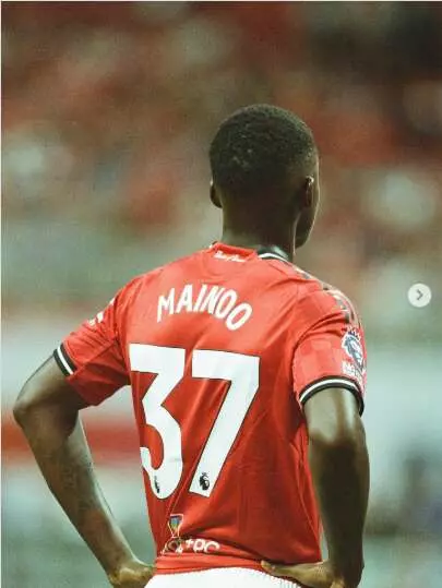 Kobbie Mainoo, futbolista del Manchester United. Foto: @kobbie.
