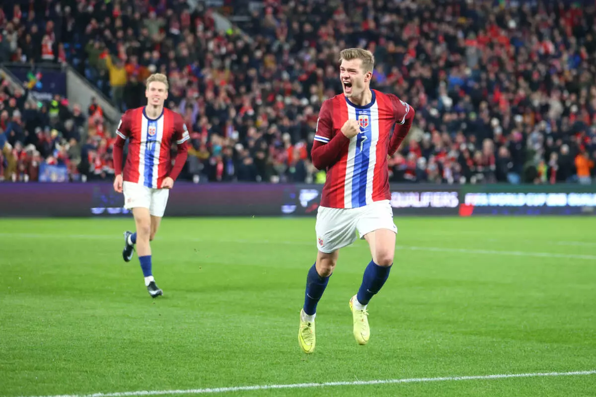 OSLO, NORWAY - NOVEMBER 13: Alexander Sorloth of Norway celebrates scoring his team's first goal during the FIFA World Cup 2026 qualifier match between Norway and Estonia at Ullevaal Stadion on November 13, 2025 in Oslo, Norway. (Photo by Joern Pollex - UEFA/UEFA via Getty Images)